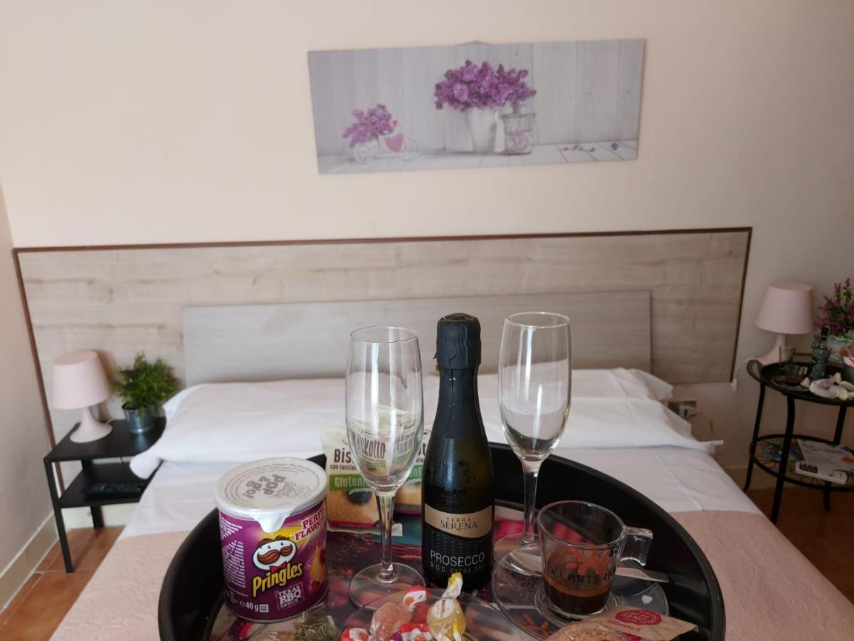 Albergo Ristorante Bar Pizzeria La Lanterna Santi Cosma e Damiano 외부 사진