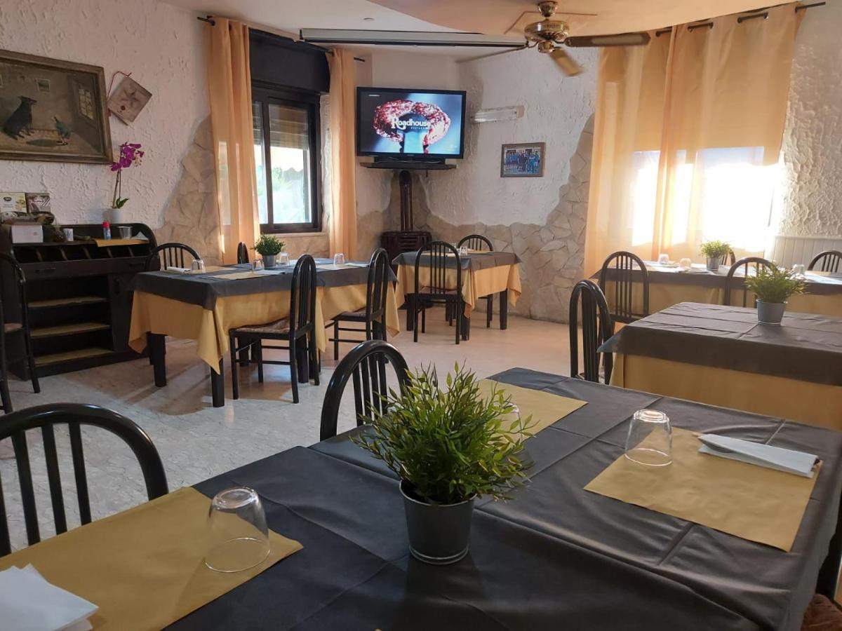 Albergo Ristorante Bar Pizzeria La Lanterna Santi Cosma e Damiano 외부 사진