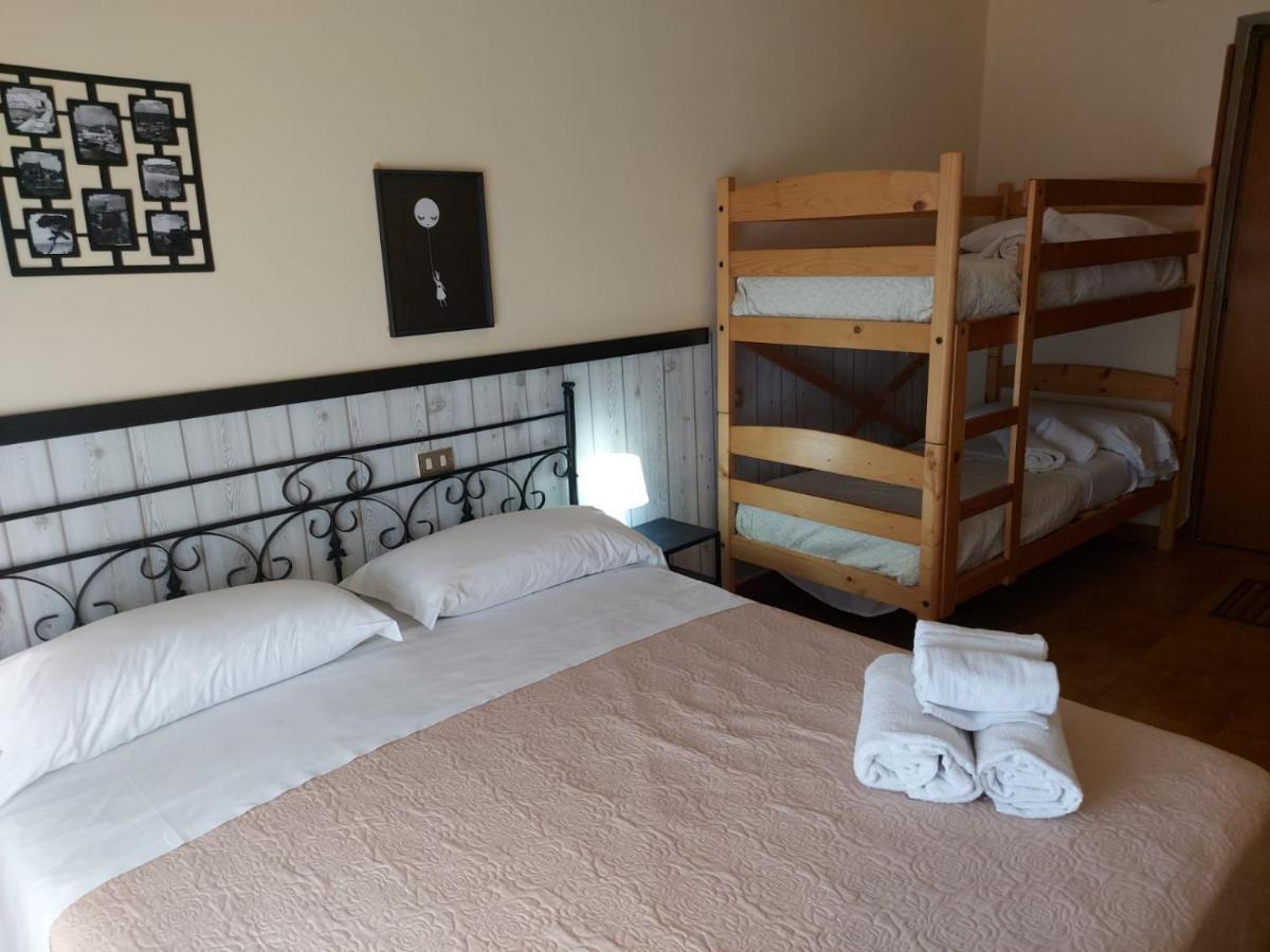 Albergo Ristorante Bar Pizzeria La Lanterna Santi Cosma e Damiano 외부 사진
