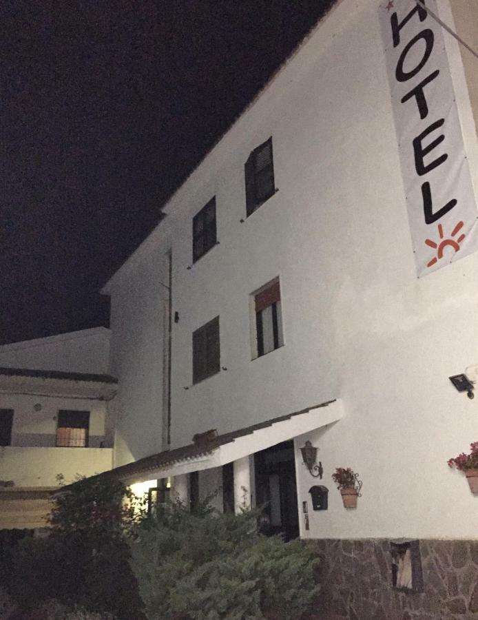 Albergo Ristorante Bar Pizzeria La Lanterna Santi Cosma e Damiano 외부 사진